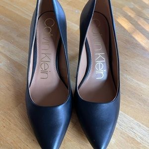 Calvin Klein black leather pumps 8.5